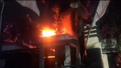 Breaking News! Gedung DPRD Kota Kediri Dibakar Massa Pendemo