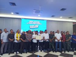 Karawang Bersatu! Pemkab, DPRD, dan Tokoh Masyarakat Teken Komitmen Damai