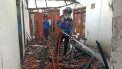 Bangunan Rumah di Ciawigebang Hangus Terbakar, Diduga Korsleting Listrik