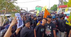 Ratusan Mahasiswa Kepung DPRD Bondowoso, Kritik Tunjangan Pejabat dan Desak Reformasi Anggaran