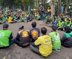 Dewan Regen Bersama Ratusan Ojol Lebak Gelar Doa Bersama untuk Almarhum Affan Kurniawan