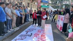Gentleman! 8 Wakil Rakyat Bukittinggi Berani Hadapi Mahasiswa dan Tandatangani Tuntutan