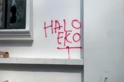 Kondisi Rumah Eko Patrio Kini Kondusif, Tulisan “Halo Eko” Jadi Sorotan