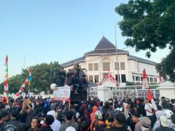 Demo Damai di Karawang, Massa Ultimatum DPRD Soal Aspirasi Rakyat, Beri Waktu 3x24 Jam