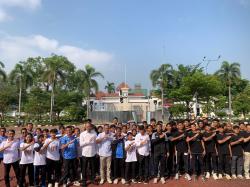 Dukung Atlet Muda, Bupati Aep Lepas Kontingen Sepakbola Karawang ke Kualifikasi Porprov Jabar