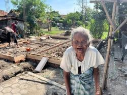 Kunjungan Bupati Aep Berbuah Manis, Rumah Mbah Ilem Mulai Direhab