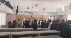 Demo Berujung Perusakan Kantor DPRD Palopo, Polisi Tangkap 2 Mahasiswa