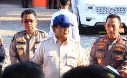 Jenguk Polisi Korban Demo, Presiden Prabowo Janjikan Kenaikan Pangkat Luar Biasa