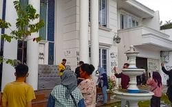 Polisi Tetapkan 10 Tersangka Terkait Penjarahan Rumah Uya Kuya, Beberapa Masih di Bawah Umur