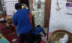 Heboh! Ular Cobra Sembunyi di Kamar Tidur, Penghuni Rumah Panik