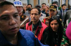 Pucat, Tegang dan Pasrah Ekspresi Nadiem Makarim saat Akan Ditahan 20 Hari di Rutan Salemba