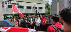 Kantor DPRD Sidoarjo Diluruk Mahasiswa, Aksi Damai Sampaikan Tuntutan