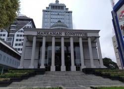 Ironi, Guru SD Wajib S1, Presiden dan DPR Cukup SMA? Gugatan Warga ke MK Jadi Sorotan