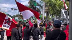 Mahasiswa Cipayung Tuban Gelar Aksi Damai di DPRD Bawa 8 Tuntutan, Soroti Mobil Dinas 2.2 M