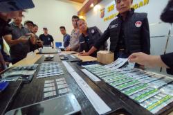 Polisi Sita Ribuan Butir Obat Keras dan Psikotropika, 7 Tersangka Diamankan