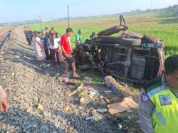 Tabrakan KA Argo Merbabu dengan Mobil di Perlintasan Weleri, Pengemudi Selamat