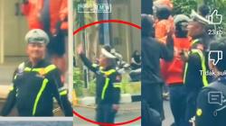Viral! Polisi Arif Disambut Sorakan Massa Saat Muncul di Tengah Demo