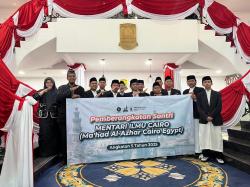 11 Santri SMPIT Mentari Ilmu Karawang Resmi Diberangkatkan ke Al-Azhar Mesir