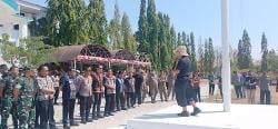 Orasi Pendeta Ini Menggetarkan Plus  Ciptakan Hening Saat  Demo di Kantor Bupati Sumba Timur