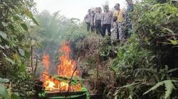 Operasi Pemberantasan Penambang Emas Ilegal di Inhu, Petugas Bakar Peralatan Pelaku