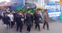 Ratusan ASN Iringi Pemakaman Edi Ariadi, Mantan Wali Kota yang Dikenang Berprestasi
