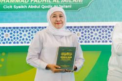 Pesan Penting Gubernur Pada Warga Jatim, Budayakan Saring Sebelum Sharing