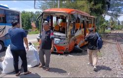 Bus ALS Kecelakaan di Exit Tol Kayu Tanam, Dua Atlet Karate Medan Tewas