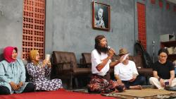 Hari Literasi Internasional di Banyumas, Seniman Rayakan dengan Puisi dan Lukisan
