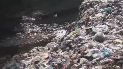 Sampah Menggunung di Bantaran Kali Tanggul Jember, Warga Minta Solusi Jelang Musim Hujan