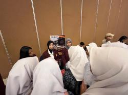 Diikuti Banyak Kampus Ternama, Stand Unsika Justru Jadi Magnet Siswa di Kampus Expo 2025 Karawang