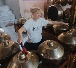 Musisi Belanda Belajar Gamelan dan Wayang Kulit di Sanggar Teater Lingkar Semarang