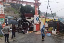Angin Puting Beliung Terjang Bengkong Batam, 7 Rumah Rusak