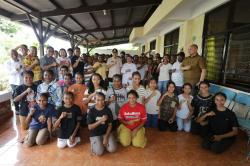 Pj Gubernur Papua Agus Fatoni Salurkan Bantuan ke Asrama Mahasiswa dan Ponpes di Jayapura