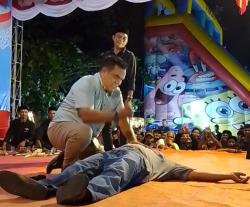 Wartawan Aceh Selatan Pukau Massa dengan Atraksi Debus, Ditikam Berkali-kali Tak Tembus