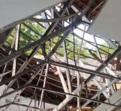 Ngeri, Atap Sekolah SMKN 1 Cileungsi Runtuh Saat Belajar, Puluhan Siswa Terluka