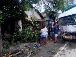 Kecelakaan Beruntun di Jalur Arteri Jombang, Truk Hantam Tiga Mobil dan Motor hingga Toko Kelontong