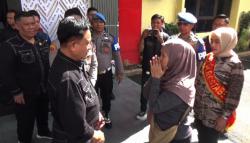 Tangis Keluarga Ojol di Hadapan Menko Yusril Ihza Mahendra, Desak Pelaku Pengeroyokan Dihukum Mati