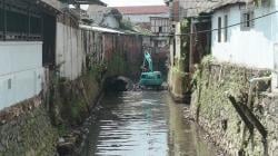 Revitalisasi Saluran Irigasi, PSDA Wilaya Citanduy Keruk Sedimentasi Cimulu Tasikmalaya