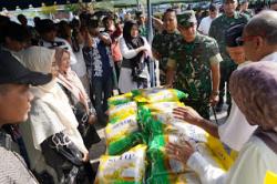 Pasar Murah Kodim 0101/KBA Diserbu Warga, 7 Ton Beras Ludes    
