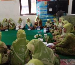 Balai Desa Kalisapu Dipenuhi Nuansa Hijau, Jamaah Muslimat NU Gelar Silaturahmi Rutin