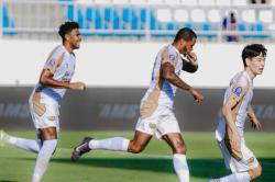 Arema FC Dipermalukan Dewa United 1-2 di Kanjuruhan
