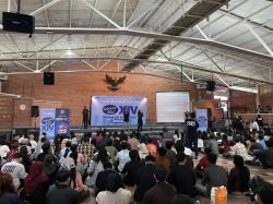 Audisi Indonesian Idol XIV 2025 di Surabaya Diserbu Ratusan Anak Muda, Nyoman Paul Beri Motivasi