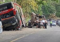 Mencekam! Wisata ke Bromo Berakhir Duka, Enam Penumpang Tewas Terjepit Bus Rem Blong di Probolinggo