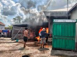 Garasi Rumah di Palangka Raya Terbakar, Sejumlah Kendaraan Ikut terbakar dan Alami Kerusakan