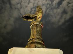 Pembangunan Patung Ayam Jago di Lakarsantri Surabaya Tuai Kontroversi, Ini Alasannya