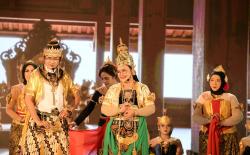 Tumpah Ruah, Warga Antusias Tonton 