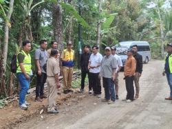 Komisi II Lakukan Pengawasan Proyek Jalan Kalijambe-Cacaban Lor