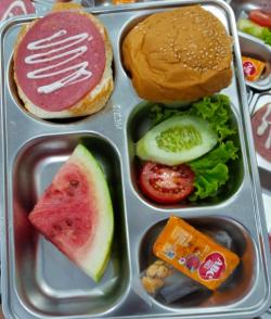 Dapur Yayasan Insani Jeumpa Sehat Salurkan 3.471 Porsi Makanan Bergizi untuk Anak Sekolah di Aceh