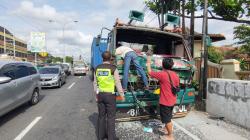 Rem Blong, Truk Trailer Hantam Tronton di Boyolali, Sopir Sempat Terjepit Kabin