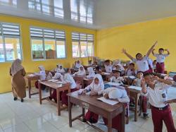 Terima Kasih Bupati Aep, Anak-Anak SDN Curug III Karawang Kini Belajar Tanpa Rasa Takut